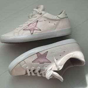GOLDEN GOOSE
White & Pink Superstar Sneakers